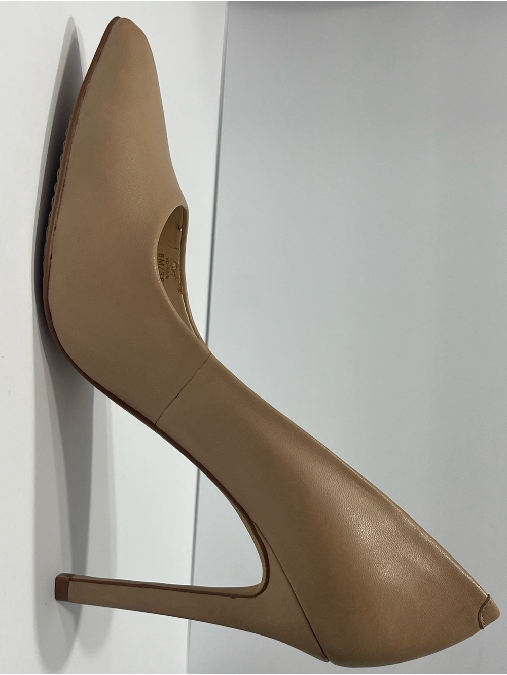 Vince Camuto Beige Pointed-Toe Leather Upper 4 inch Pumps Size 8 - Picture 13 of 13